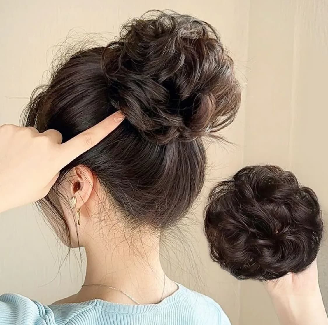 Synthetic messy bun hairpiece